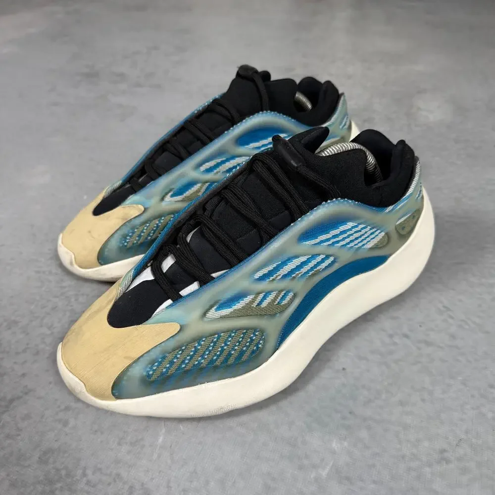Adidas Yeezy 700 V3 Arzareth Sneaker Blue/Arzareth – Size: 9x
